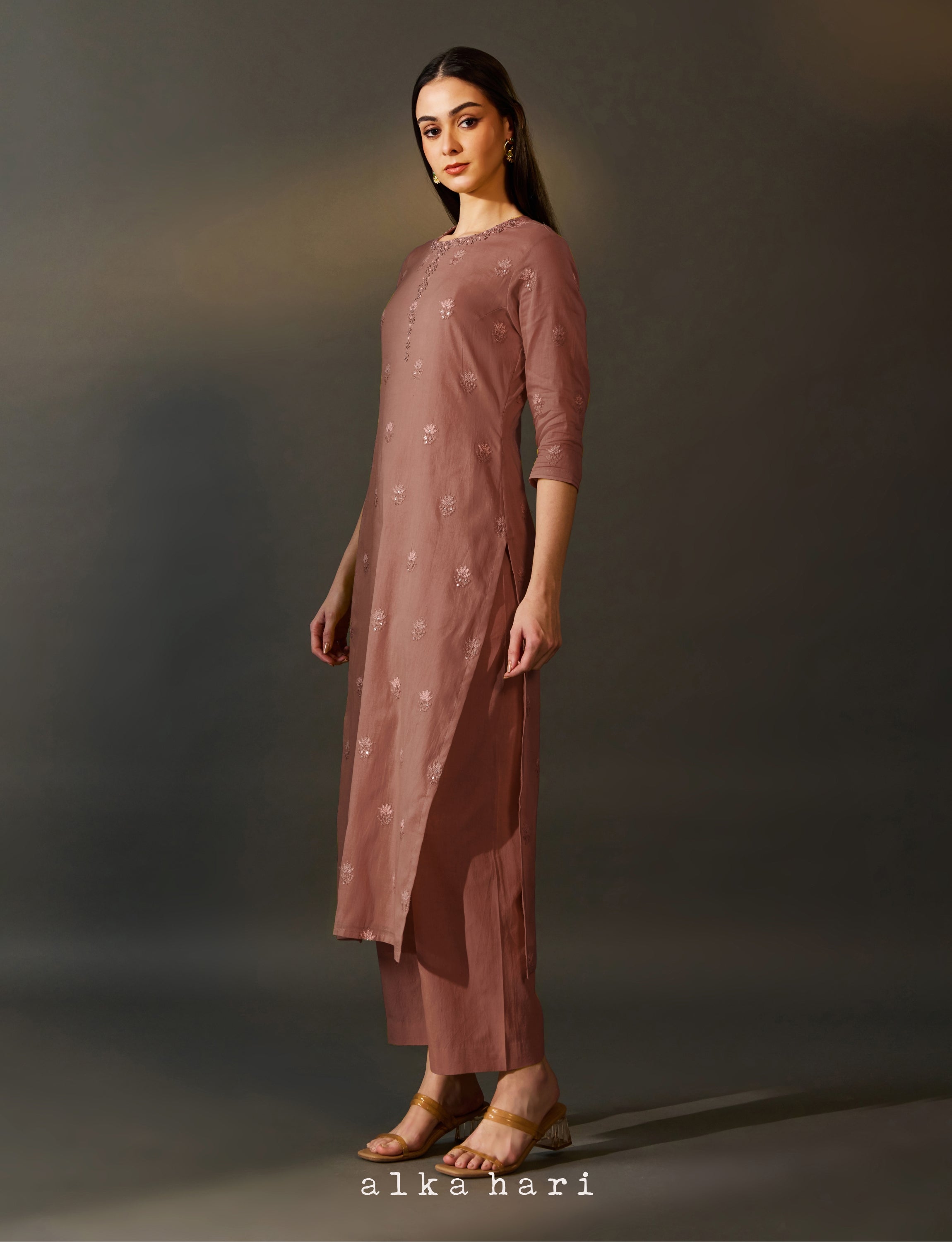 Yellow / Mauve Pink Close Neck Embroidered Kurta